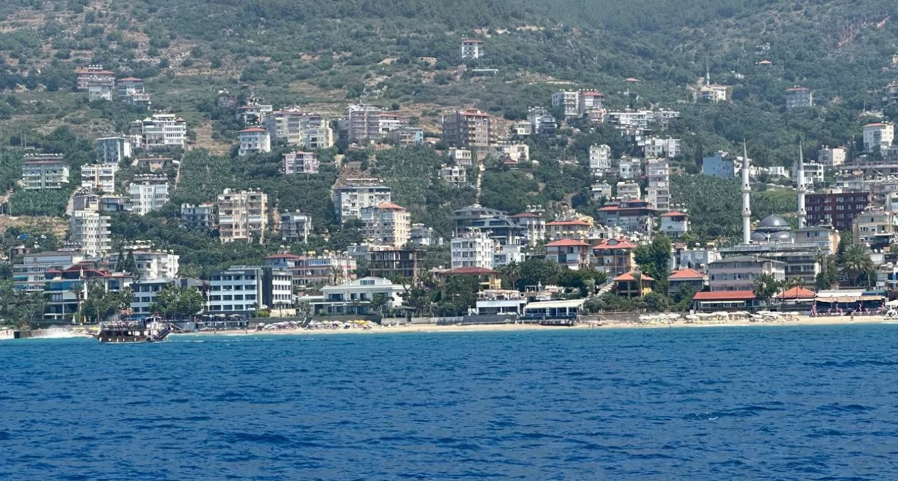 Популярный курорт превращается в помойку: невкусная еда, хамский персонал и грабительские цены