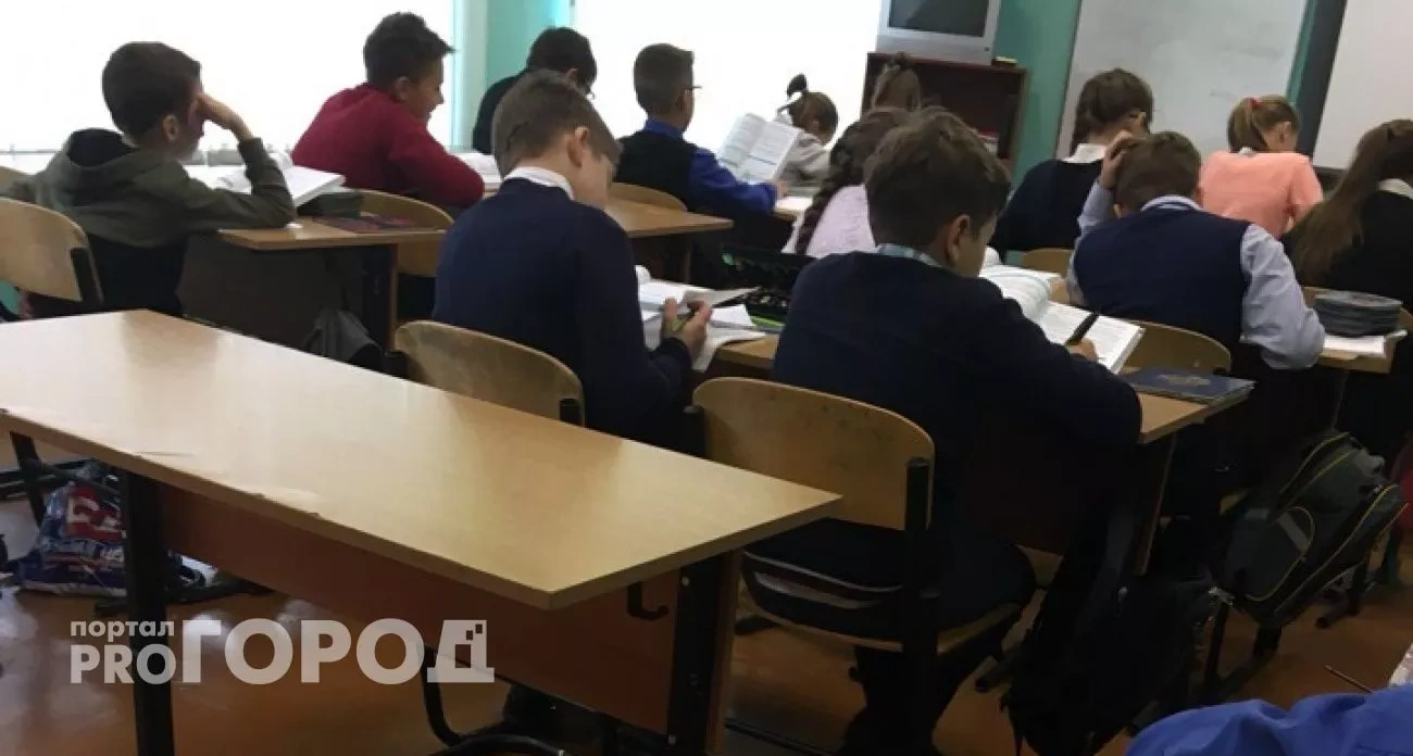 Школьные учебники за полторы тысячи и уведомления о воинском реестре женщинам: главные новости за 9 августа в Ярославле