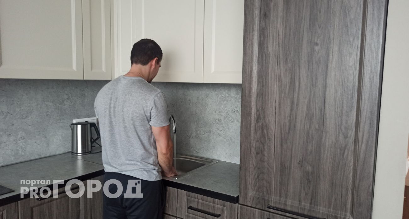 Россиян хотят штрафовать за запахи, уборку и стоны