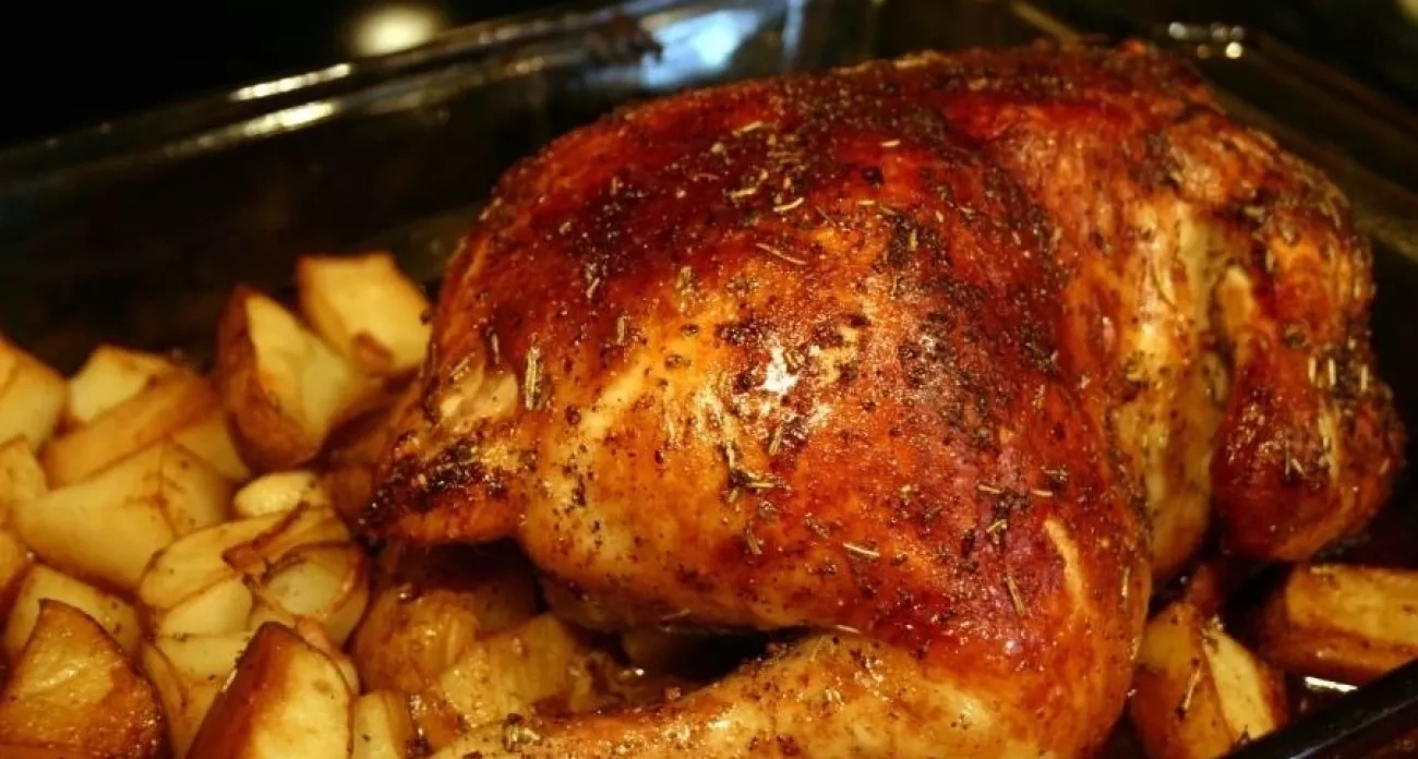 Заливаю курицу кефиром и готовлю: невероятно вкусный немецкий рецепт, который вас удивит