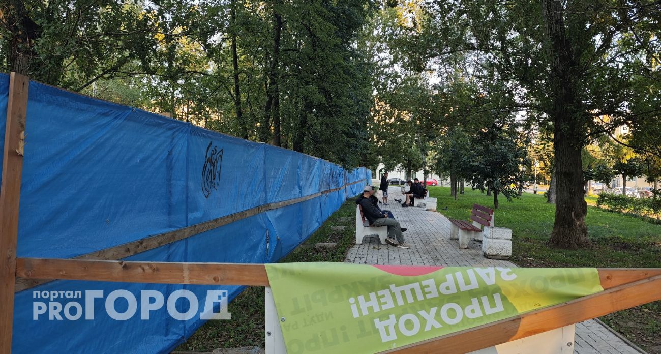 Сквер на проспекте Ленина остался заброшенным за 10 дней до сдачи 