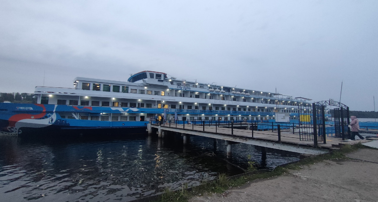  В Ярославской области остановился теплоход: билеты сюда по 160 тысяч