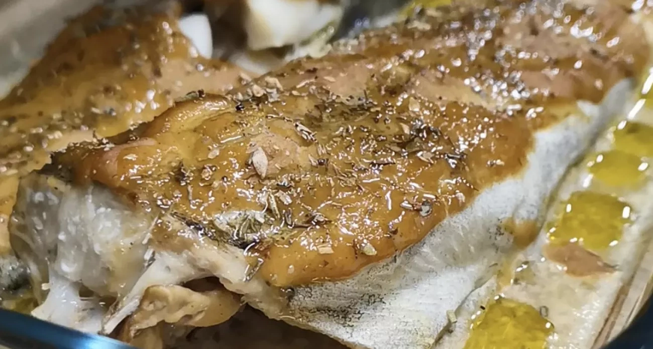 Всего 5 минут и дижонская горчица превращают копеечный минтай в ресторанное блюдо