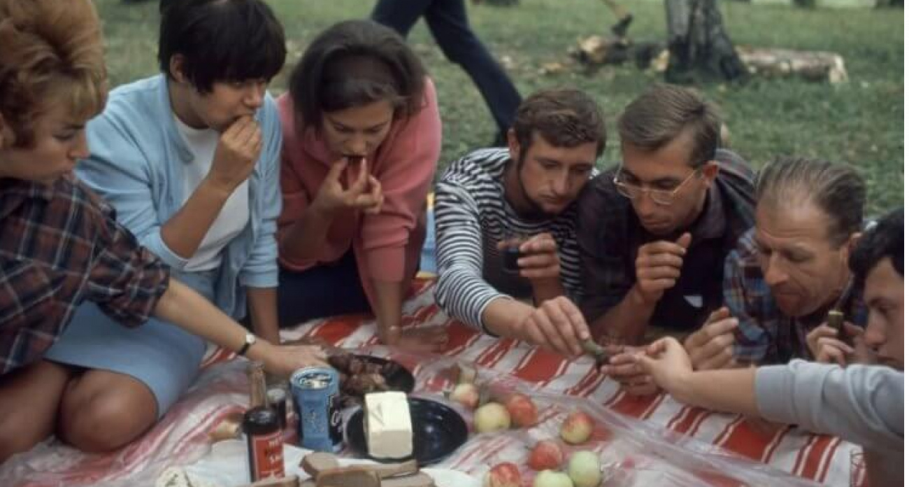 В СССР это было нормально, сейчас стыдно и даже незаконно