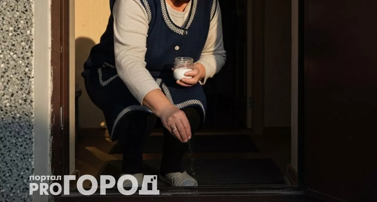 Сыплю соль у порога и забыла о муравьях навсегда: горничная раскрыла древний секрет, который химия не заменит