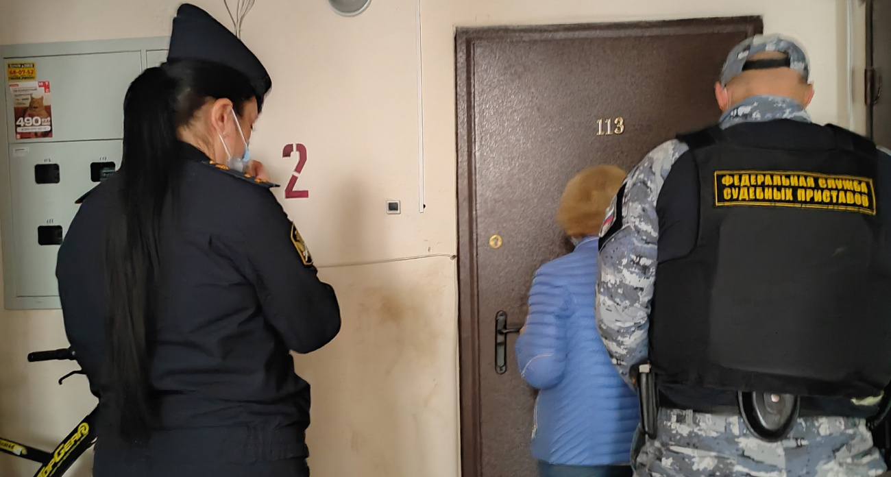 В Ярославле к должникам за газ вламываются в квартиры вместе с приставами