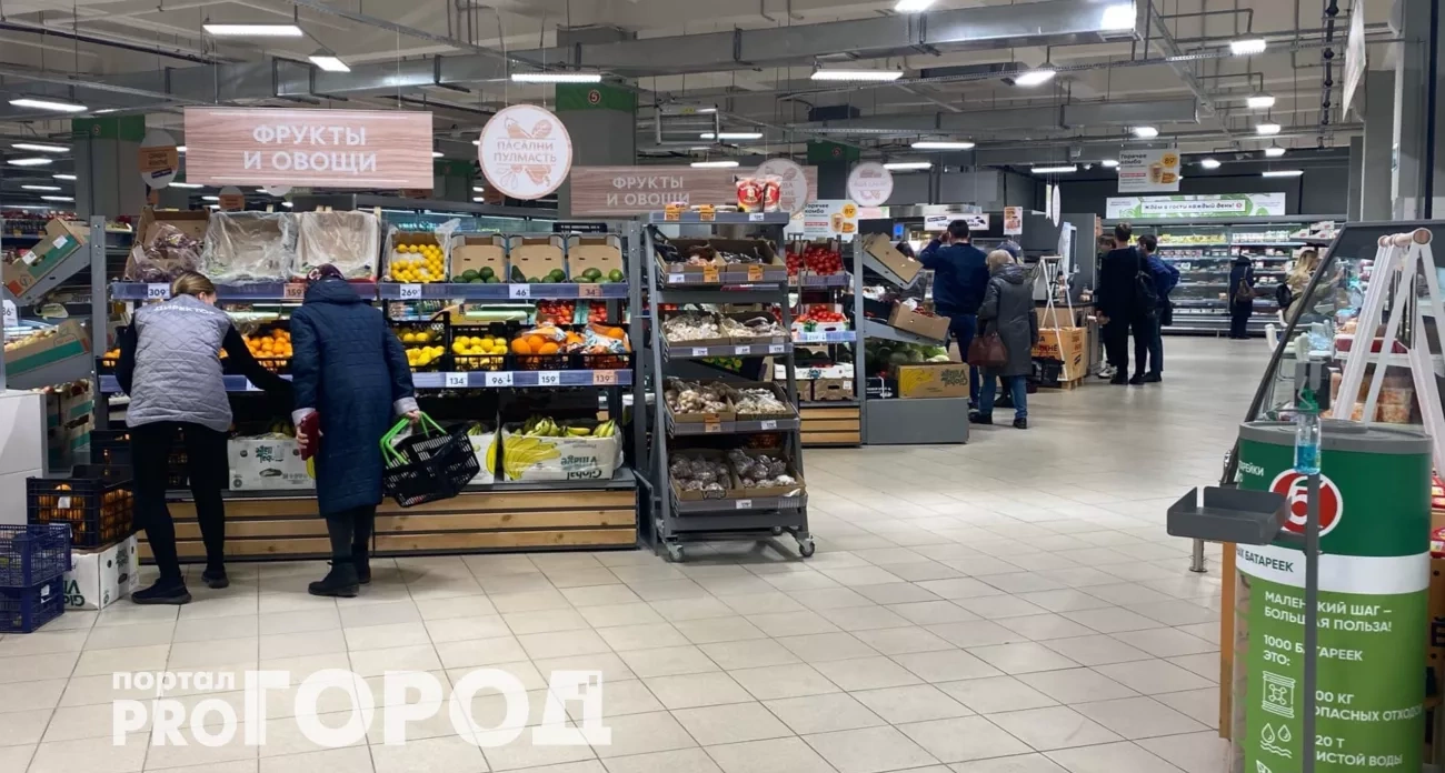 Пенсионеры массово теряют деньги из-за хитрого трюка с ценниками: как магазины обманывают на кассе