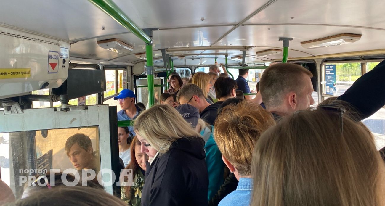В автобусах Ярославля не хватает валидаторов: "Жители толпятся и передают карты"
