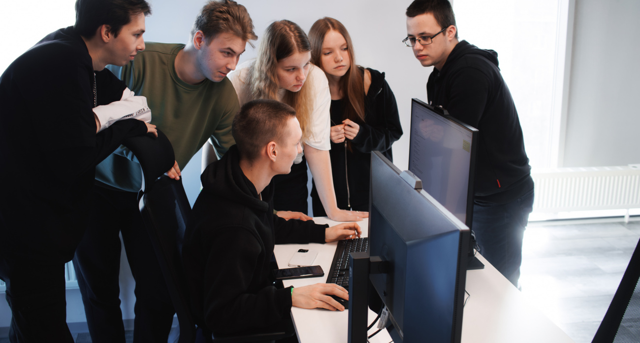 Погружение в «цифру» за 14 дней: «Школа 21» в Ярославле запустила набор на двухнедельные «бассейны»