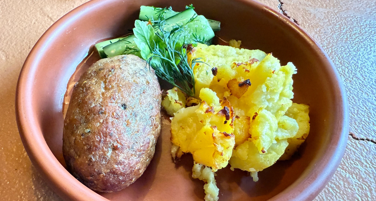 Тру на терке и добавляю в фарш - котлеты сочнее шашлыка: жевать можно даже деснами