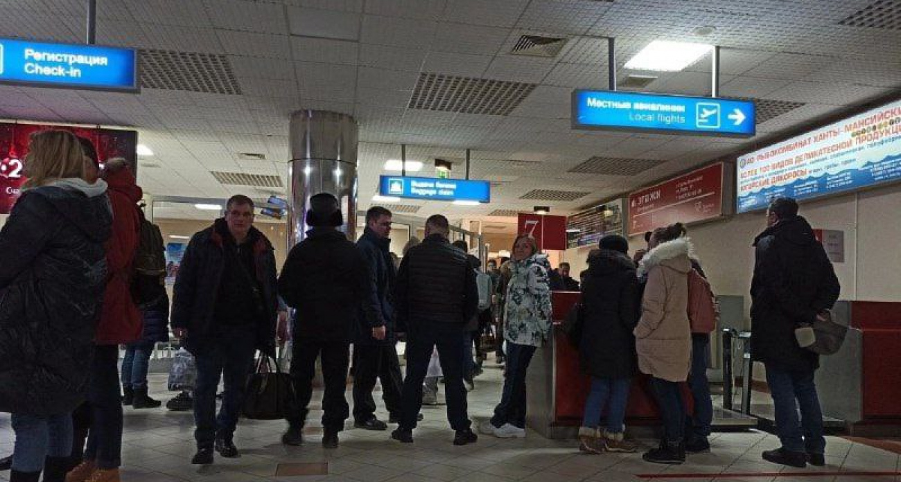 Летевший в Ярославль самолет отправили на запасную полосу из-за закрытия аэропорта
