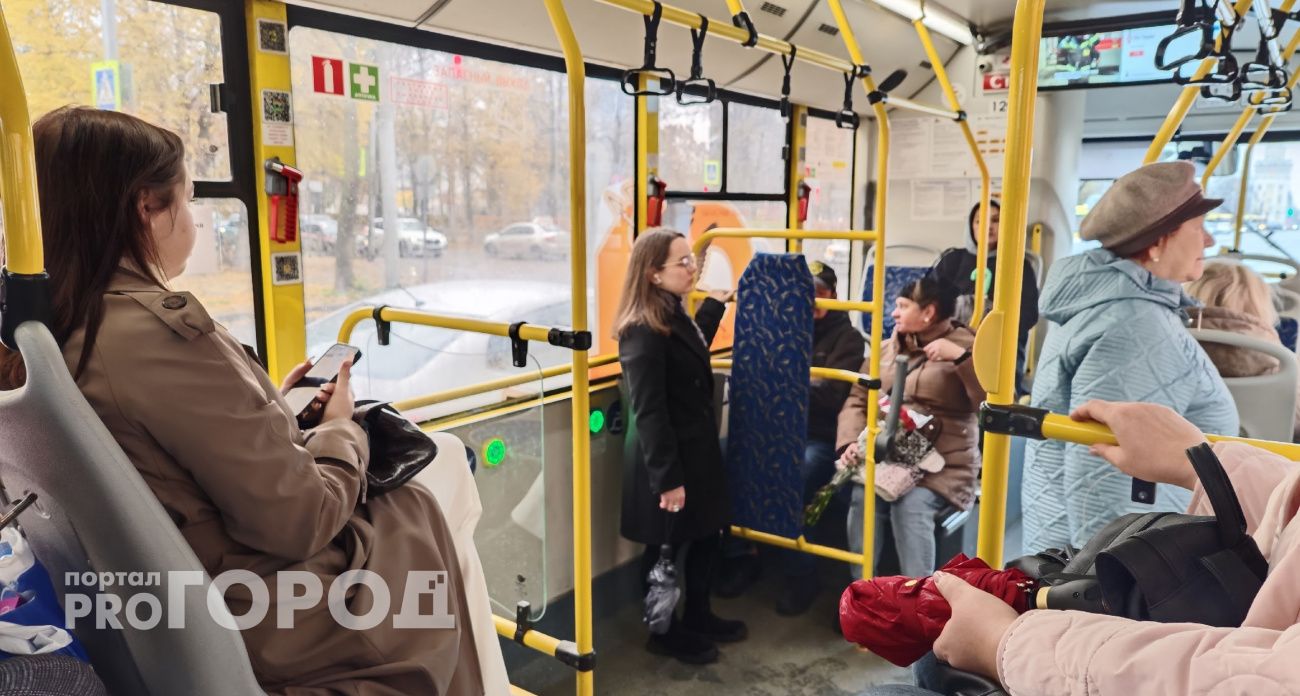 Ярославцы просят уменьшить громкость рекламы в автобусах: "Орет на весь салон"