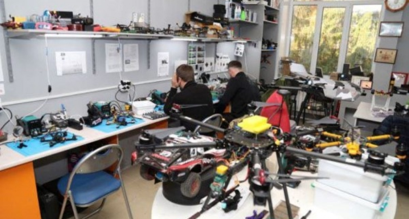 Управлять дронами выучились 260 ярославцев