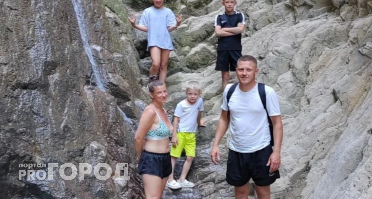 Многодетного отца, спасшего за пару часов троих человек, наградили в Ярославле: "Я просто следил за своим сыном"