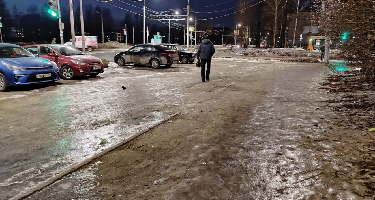   Жителей Ярославля будут спасать от гололеда с помощью песка и соли