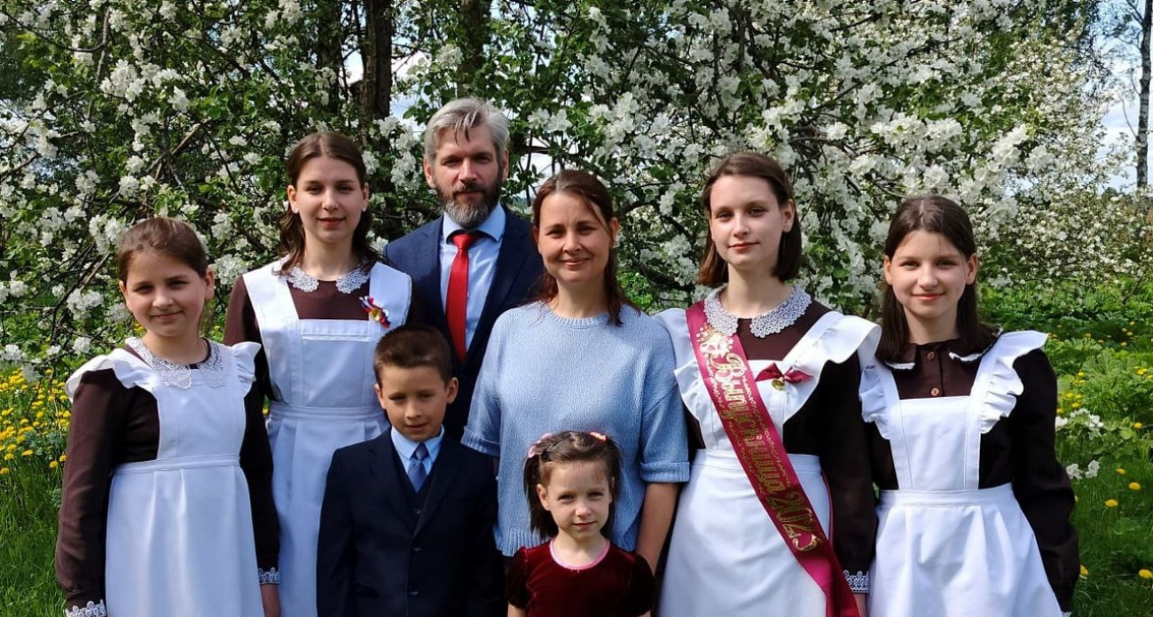 Путин наградил многодетную семью учителей из Ярославской области