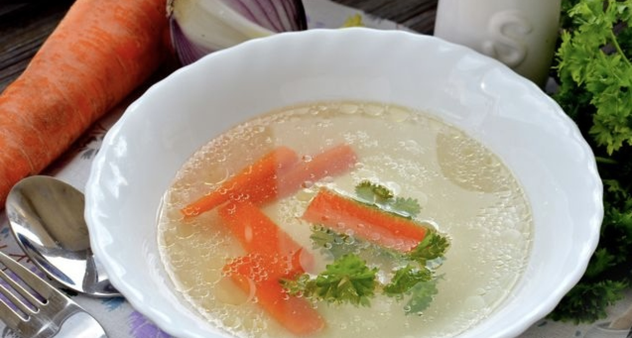 Становится прозрачным словно слеза: бульон больше никогда не получается мутным – шеф-повар поставил точку в вопросе 