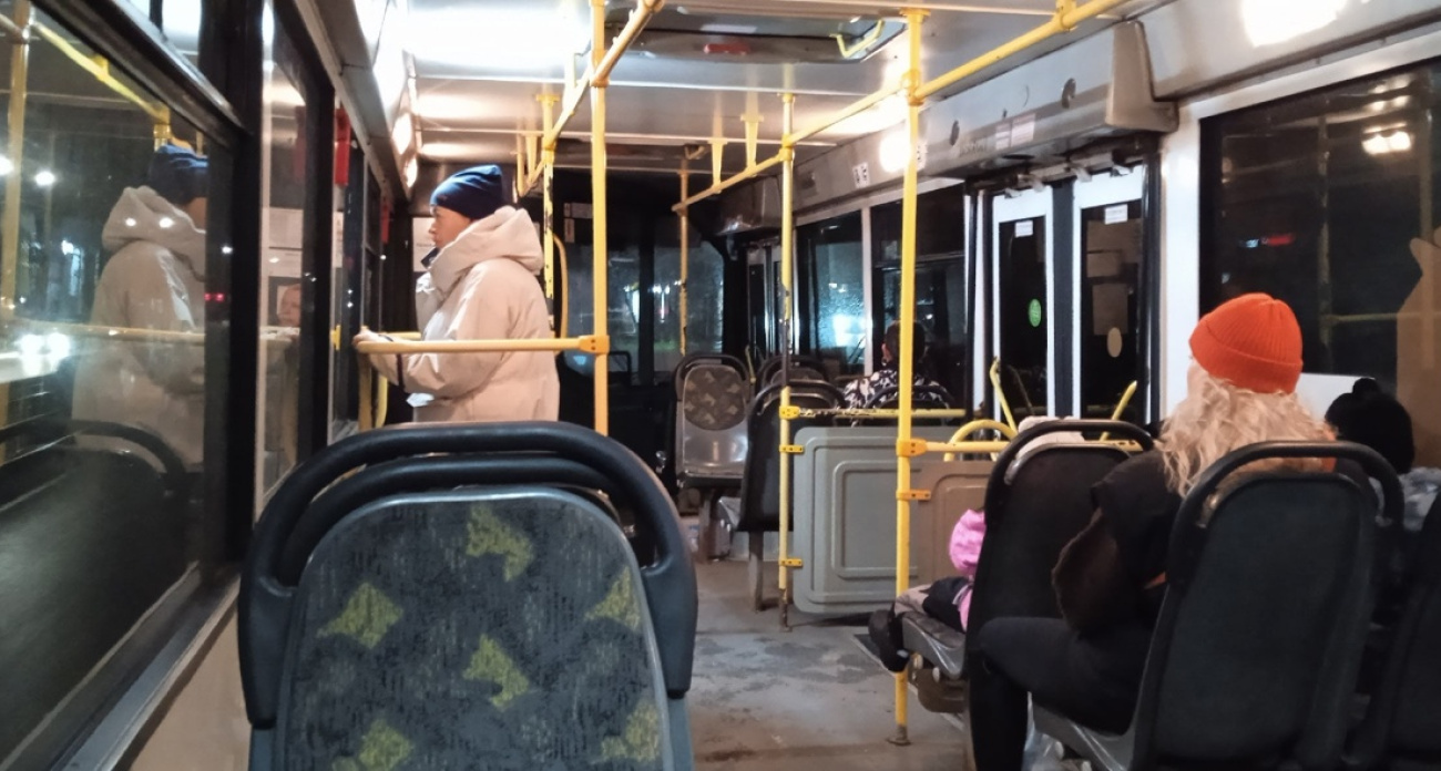  В автобусе Ярославля почернели окна