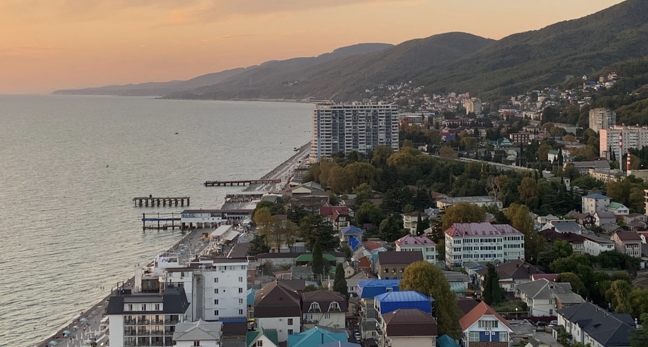 Там дешевле чем в Краснодарском крае и любят русских: на этот золотой курорт поеду в декабре