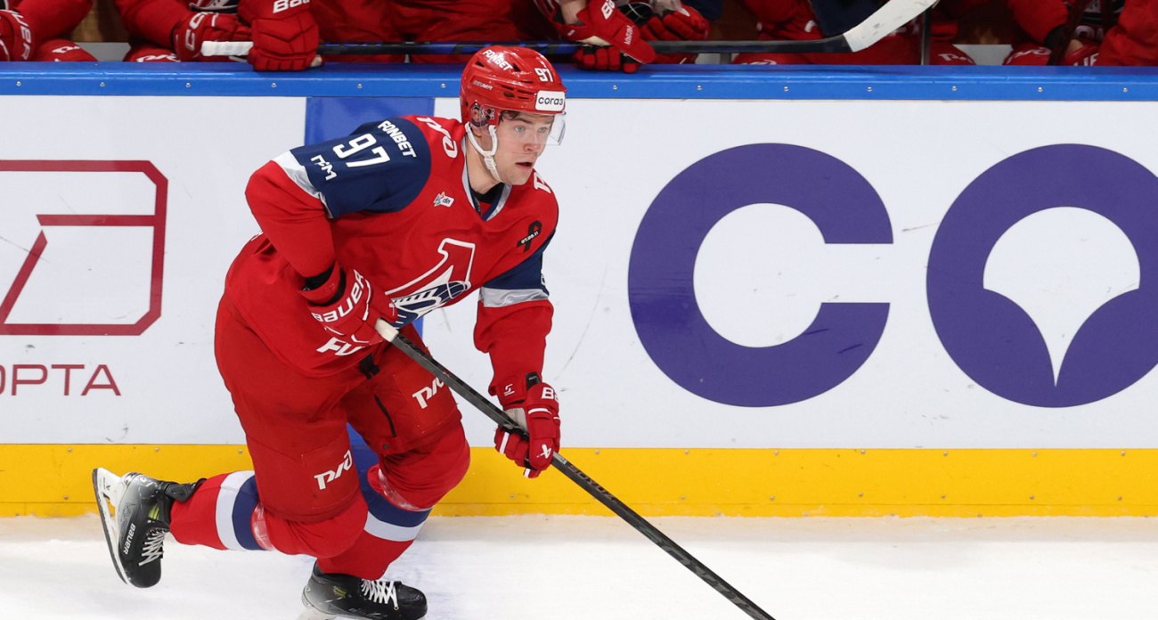 Локомотив остался без нападающего Александра Волкова