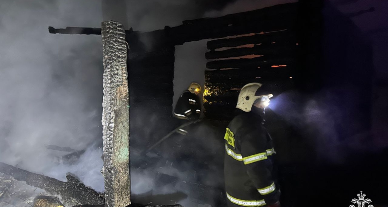 Дом матери пяти детей под Ярославлем подожгли