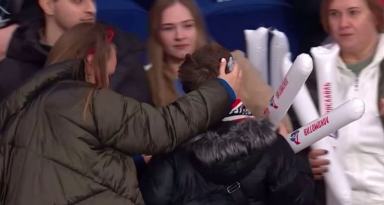 Пострадавшего от шайбы Локомотива мальчика доставили в больницу