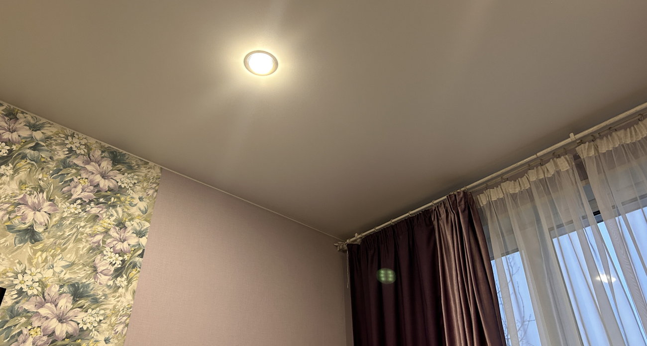 Натяжные потолки теперь - дурной тон: 4 современных решения для ремонта в любой комнате