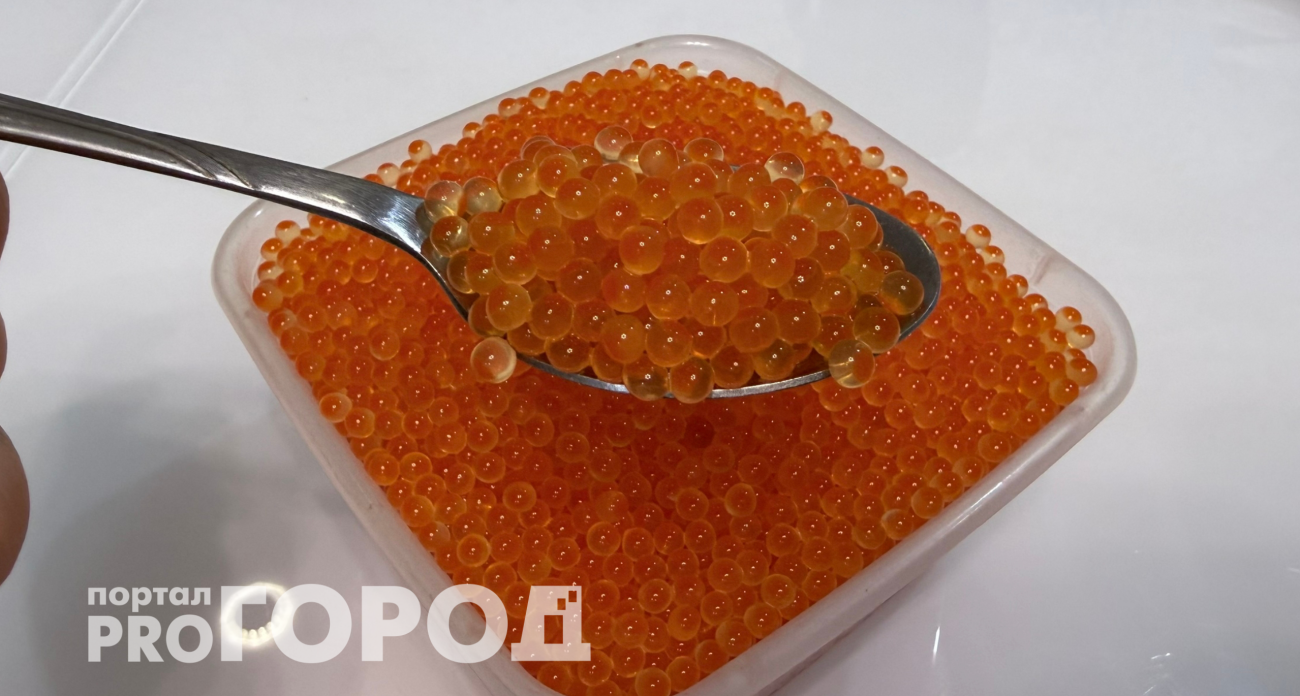 Засаливаю дешевую икру горбуши: гости уверены, что это дорогая икра форели