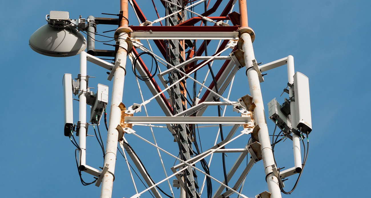 МегаФон получит 1500 базовых станций российского производителя YADRO