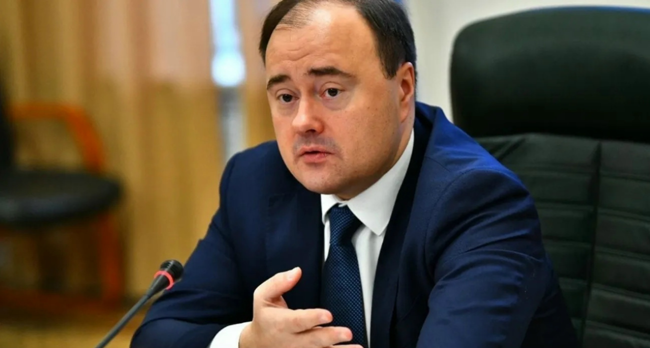 Артем Молчанов прокомментировал скандал в ярославской школе: "Никаких бахил"