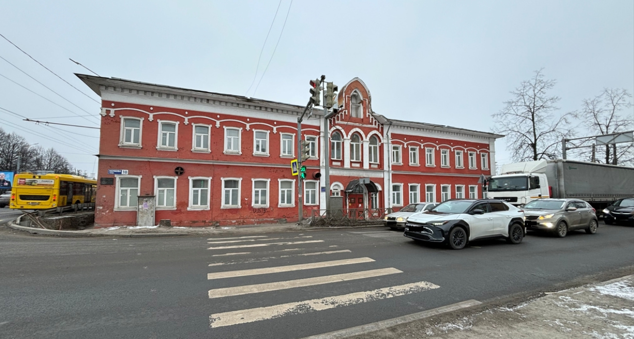 В Ярославле продают здание бывшей поликлиники на Московском проспекте