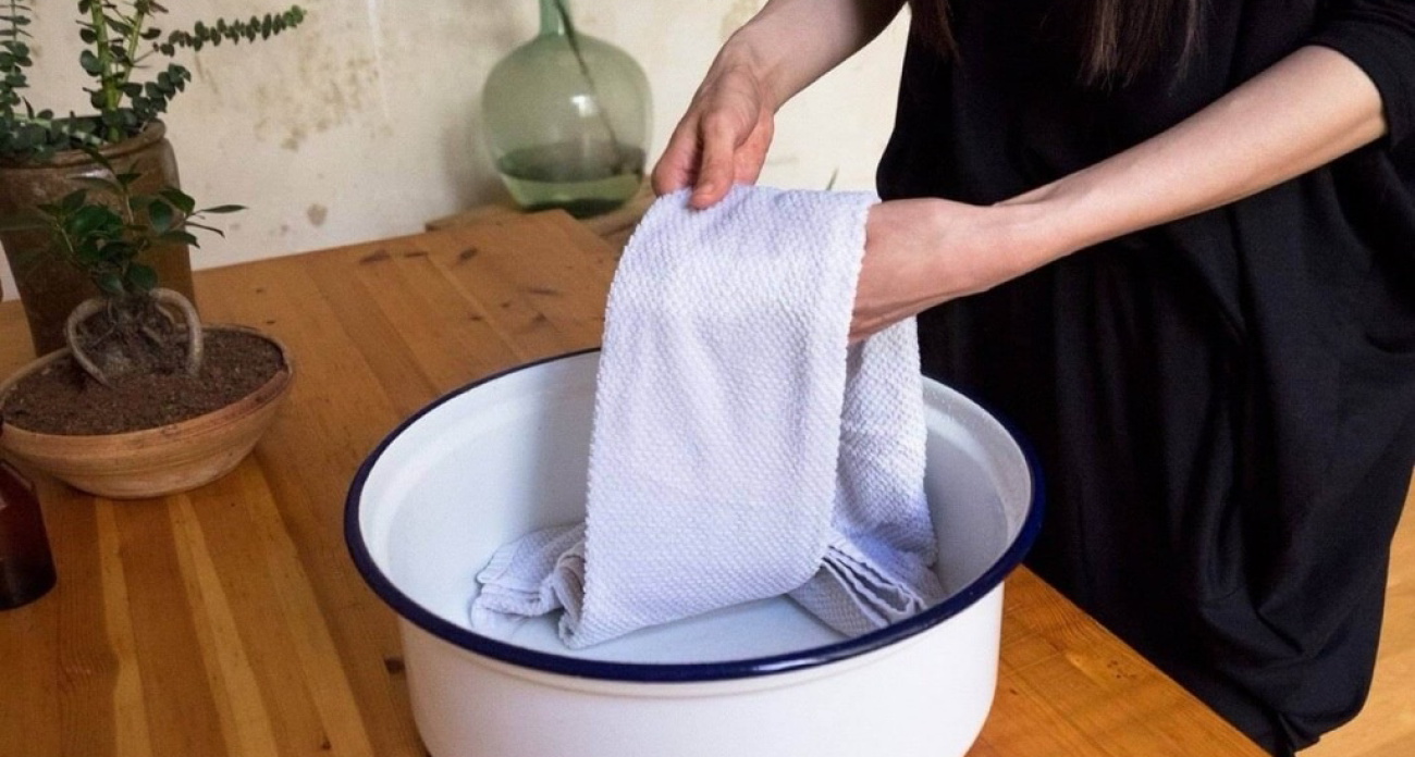 Грязные кухонные полотенца больше не проблема: 2 ложки на таз – и они будут как новые