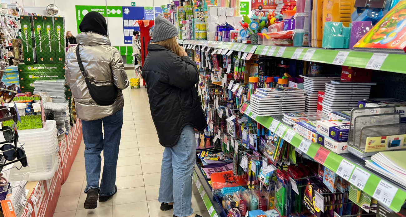 Экономист предупредил россиян о резком скачке цен на новогодние продукты: когда ждать пика и что будет потом