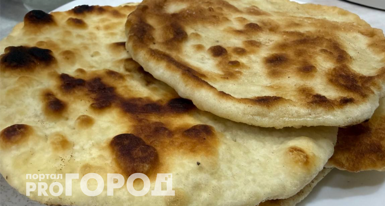 Остатки теста от пельменей не выкидываю: так делала еще моя бабушка, трескали наперегонки с братом