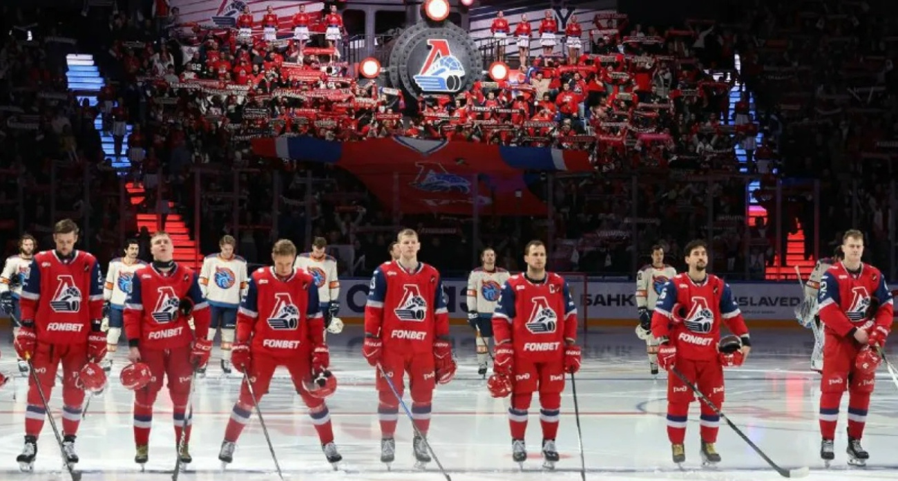 За билетами на домашние матчи "Локомотива" за несколько минут выстроилась очередь: "Вы 296"