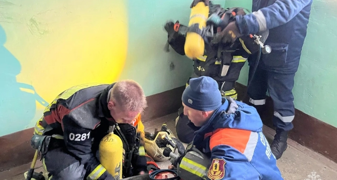 В Ярославской области из горящего дома эвакуировали 35 человек