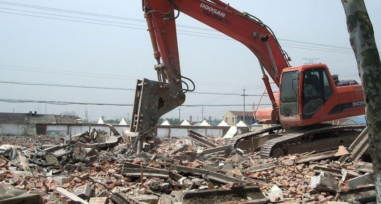 Ярославская область сносит развалины: 1700 из 4900 аварийных зданий демонтировано