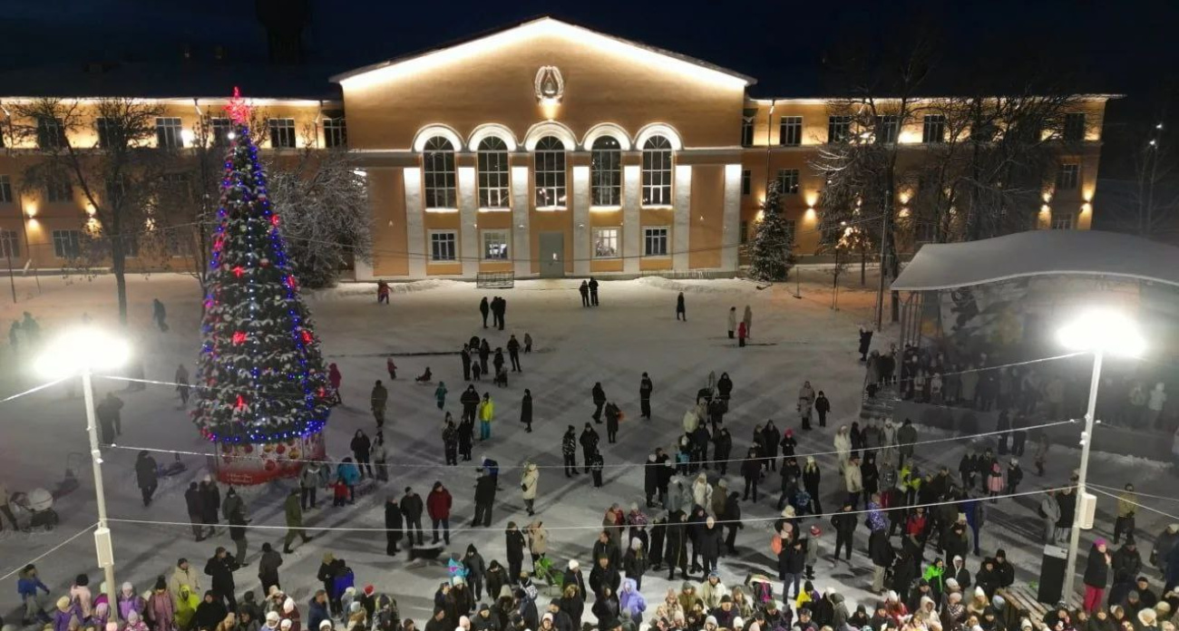 В Данилове и Пошехонье открыли главные катки: ярославский больше в 3 раза каждого из них