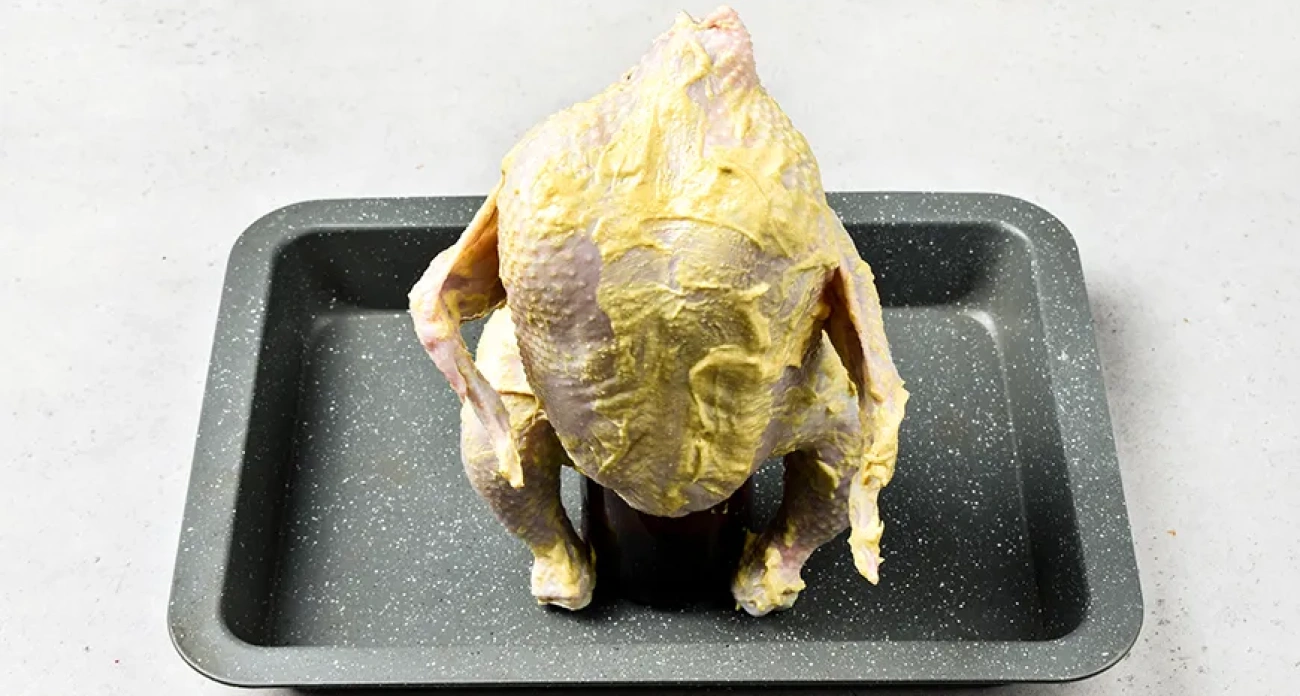 Курица на бутылке в духовке: легенда СССР с хрустящей корочкой – вариант горячего на Новый год