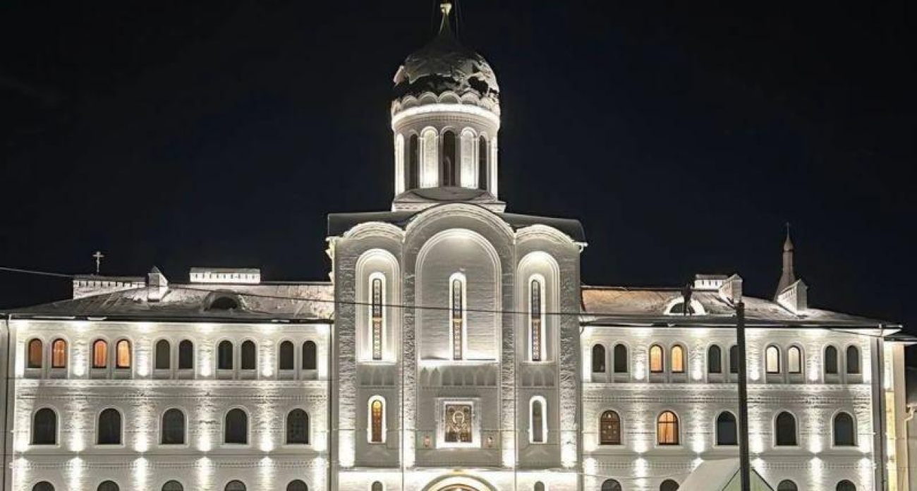 Пять храмов Ярославщины засияли новогодней подсветкой перед праздниками