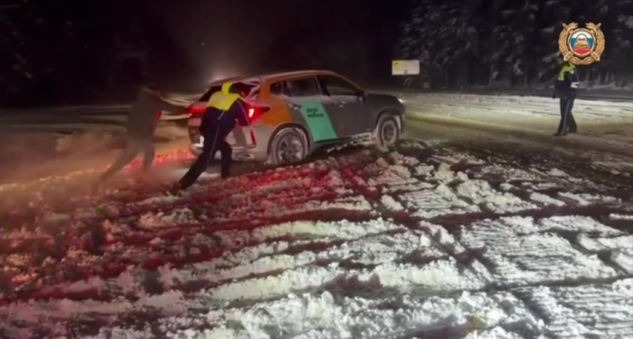  Пробка под Переславлем, в которую встали десятки машин, рассосалась в три часа ночи 
