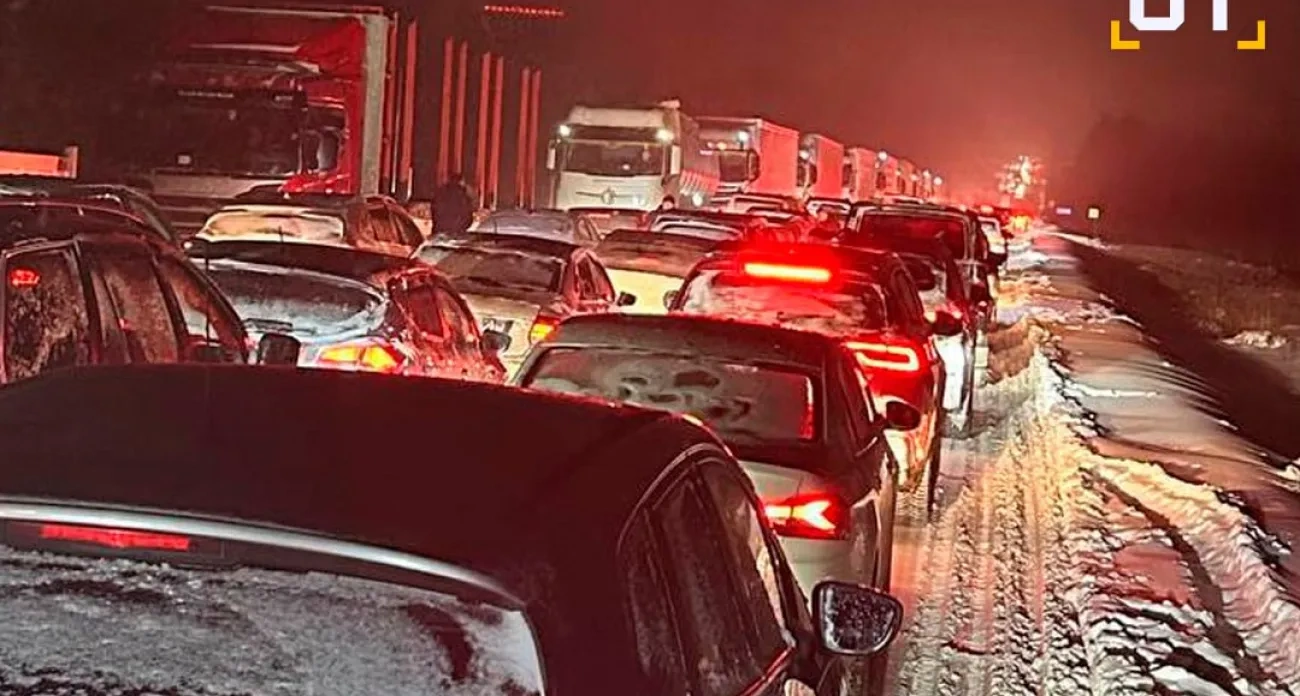 Пробка под Переславлем растянулась на 52 км и скандал с хоккеистом Радуловым: главные новости за 9 января в Ярославле