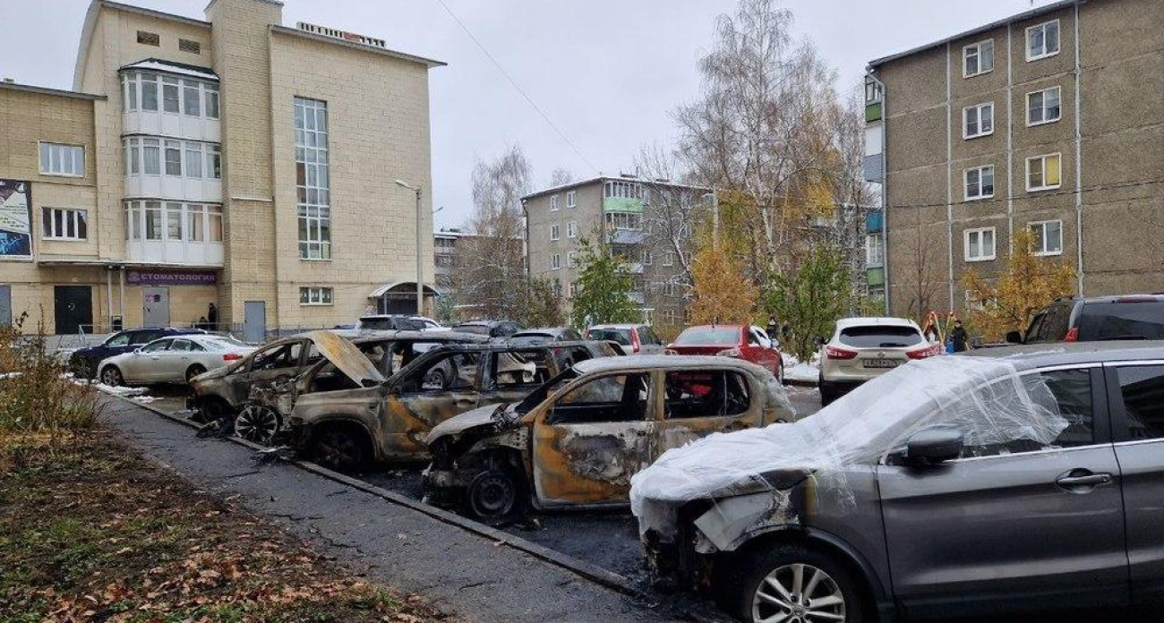Поджигатели сожгли пять машин на 16 млн рублей и получили три года