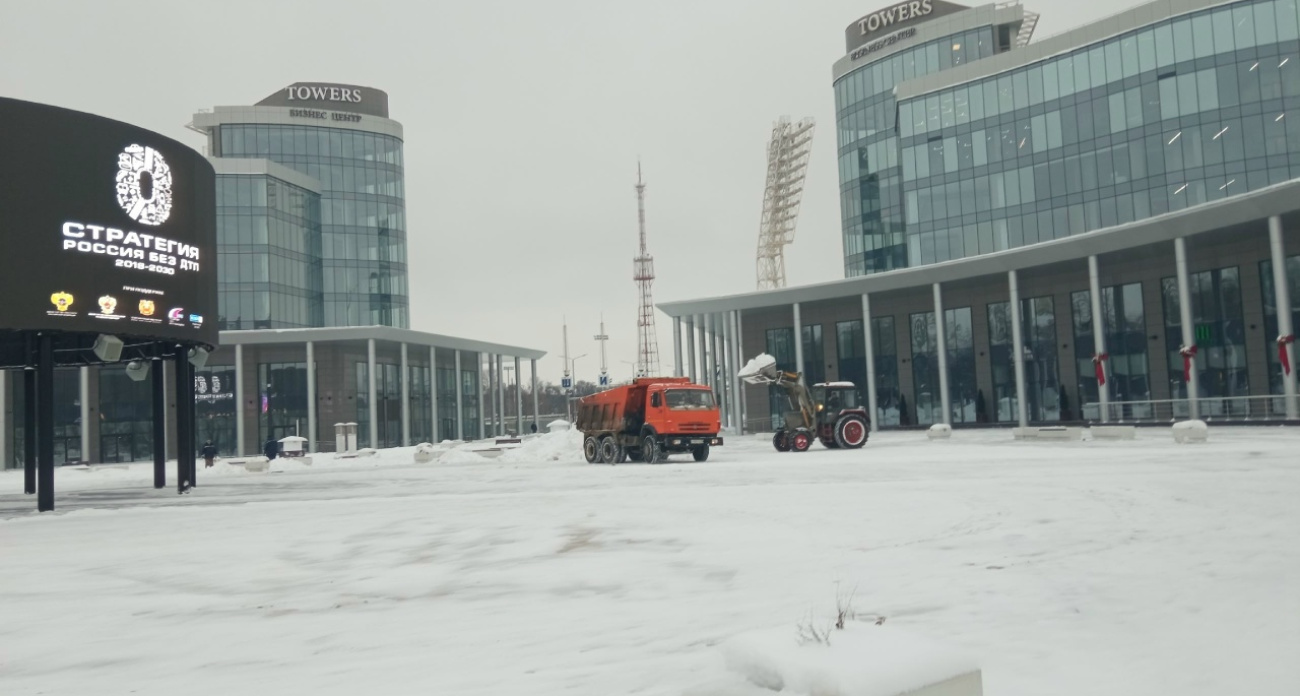 В Ярославле запретят парковать машины на площади Труда