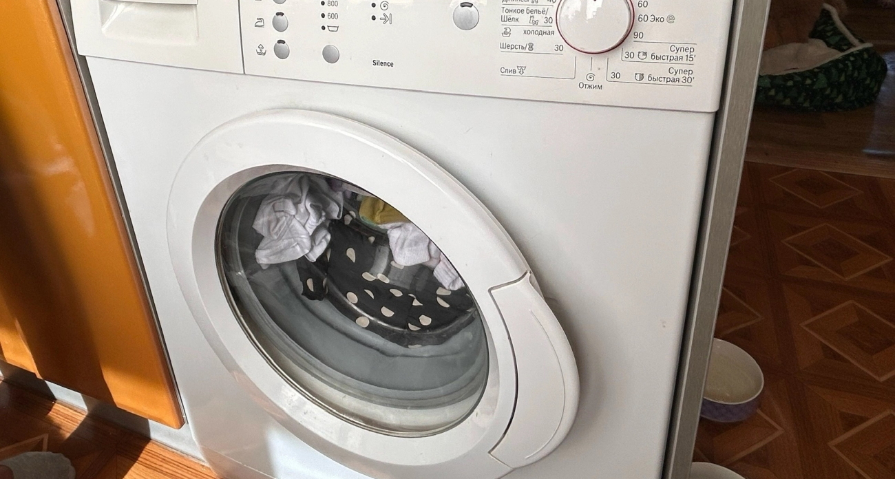 Сантехники назвали самую грязную часть стиральной машины: про нее забывают почти все – белье начинает пахнуть сыростью