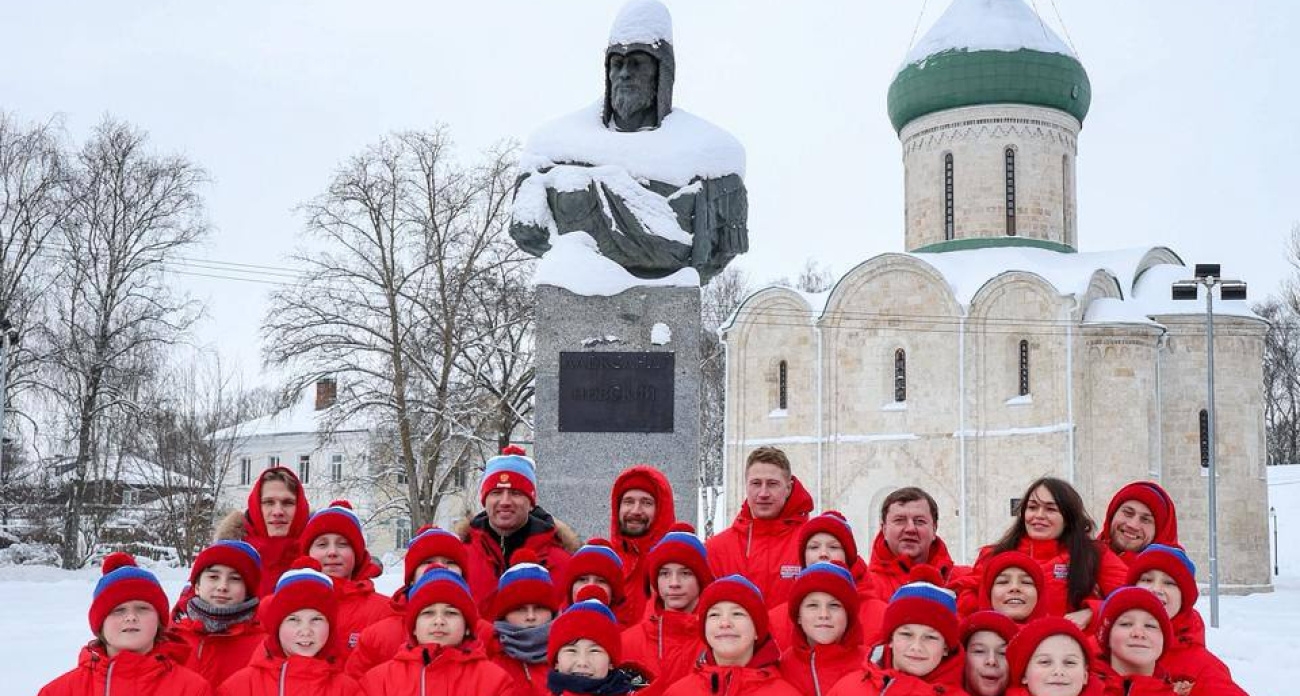 Ротенберг вспомнил Петра Первого и предложил сыграть в хоккей на Плещеевом озере в Переславле 
