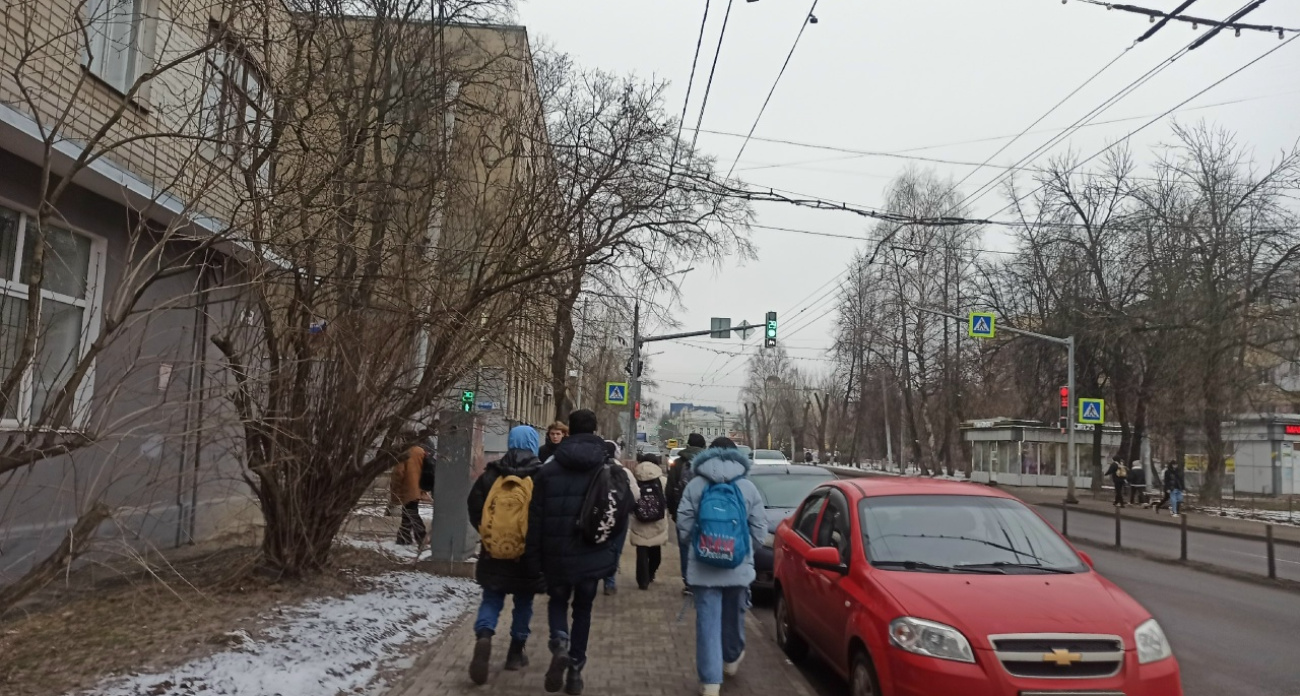  В Ярославской области с первого марта запретят продавать бензин несовершеннолетним