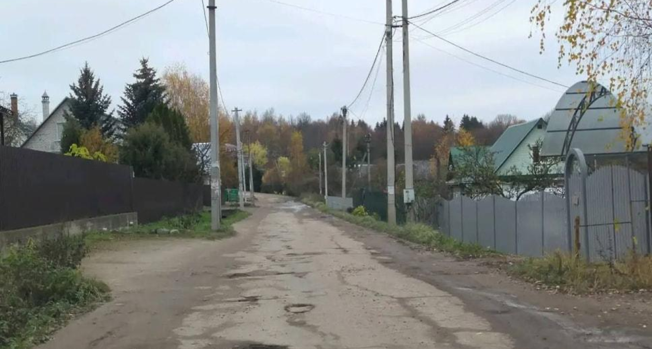 Житель Переславского округа через прокурора вынудил власти отремонтировать «убитую» дорогу с выбоинами