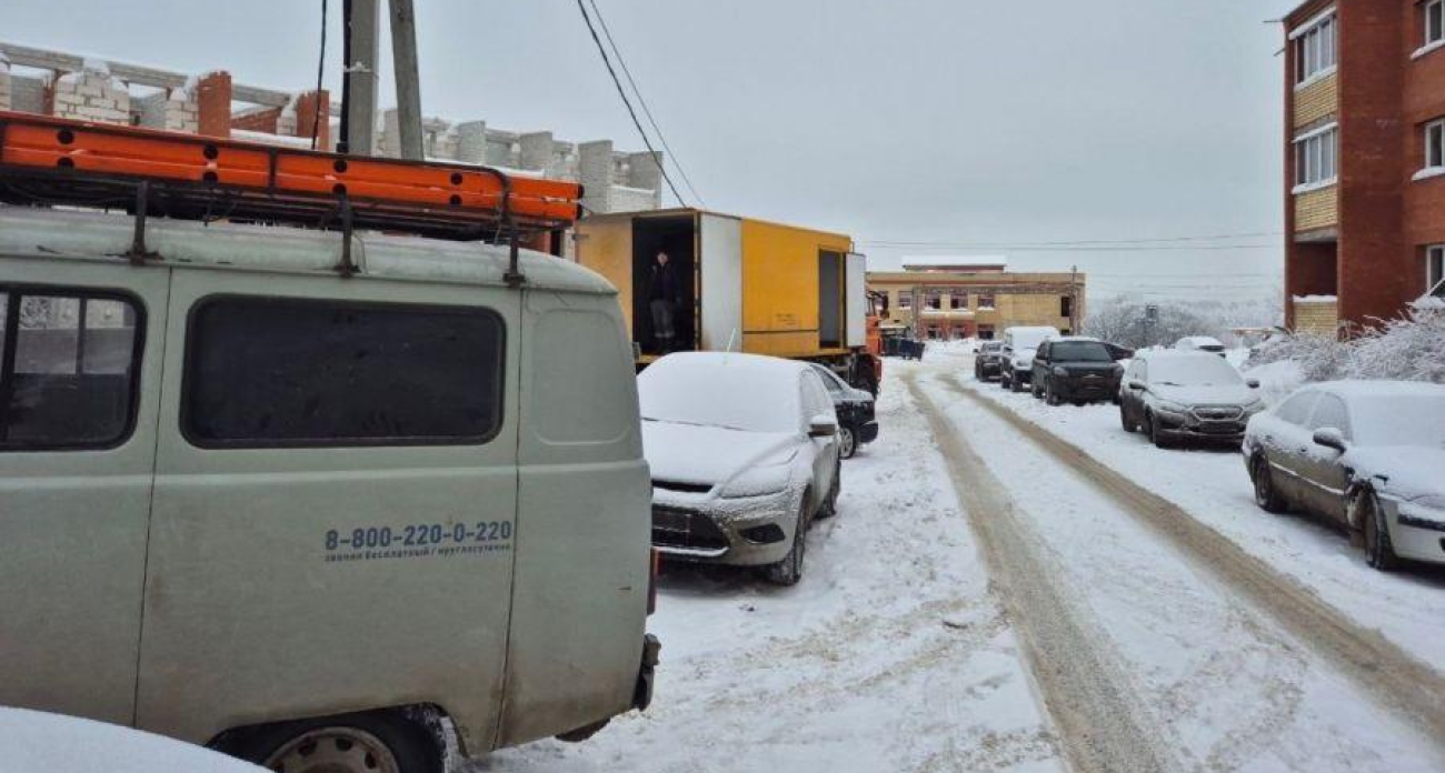 18 энергетиков спешат вернуть свет в Карабиху после аварии на 10 кВ оборудовании