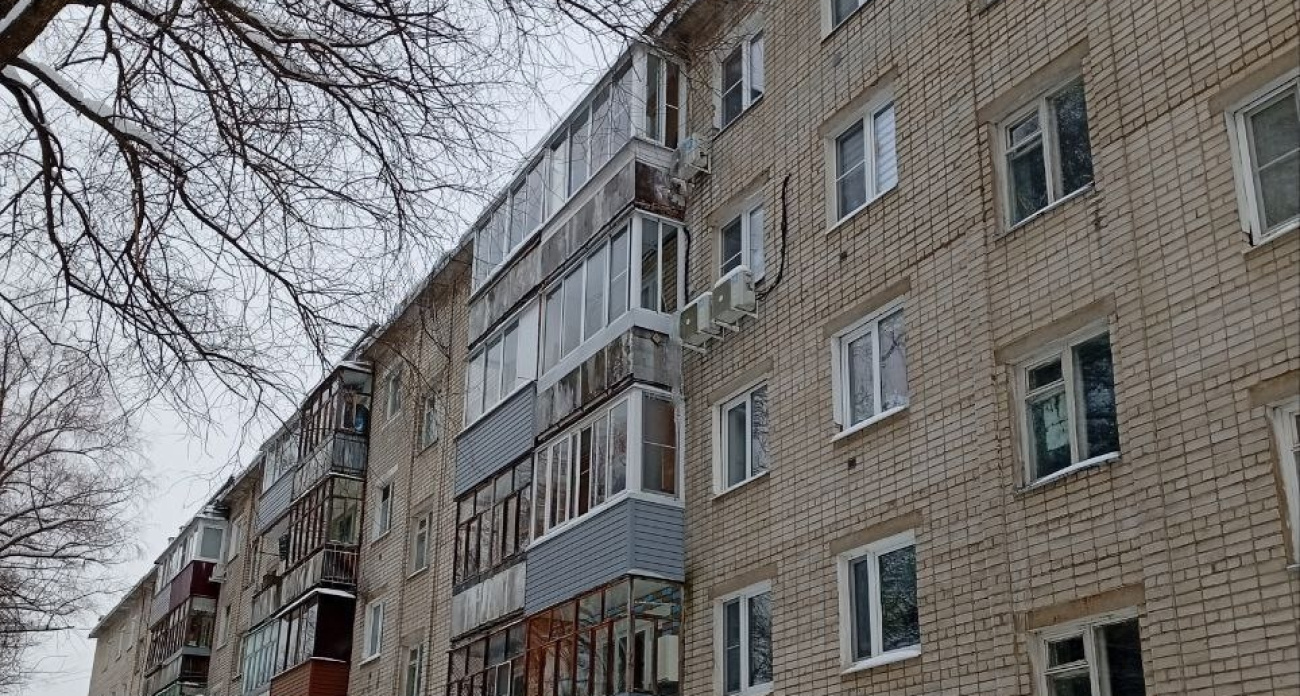 В Ярославле прокуратура заставила управляющую компанию почистить крышу от наледи